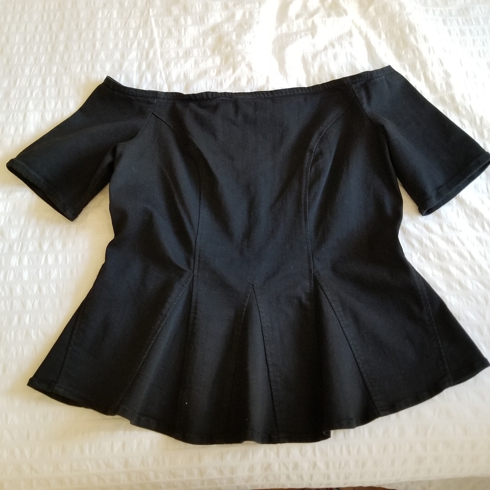 Off The Shoulder Pendulum Top